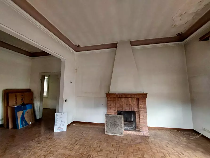 Immagine 8 di Appartamento in vendita  a Lucca