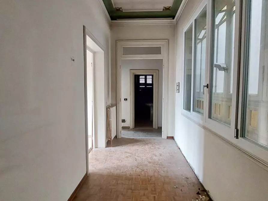 Immagine 24 di Appartamento in vendita  a Lucca