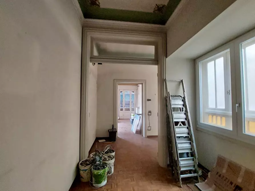 Immagine 6 di Appartamento in vendita  a Lucca