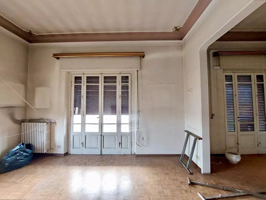 Immagine 10 di Appartamento in vendita  a Lucca