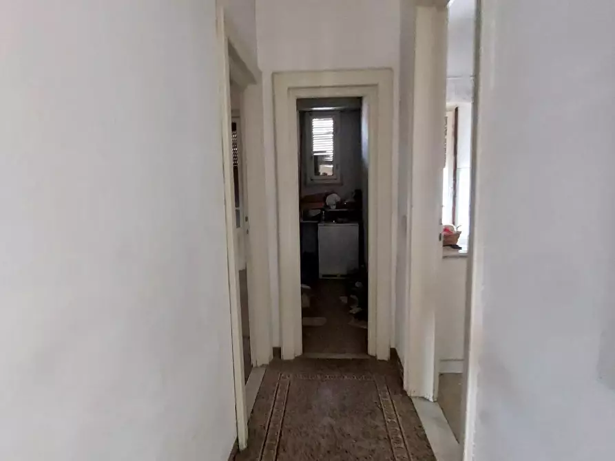 Immagine 20 di Appartamento in vendita  a Lucca