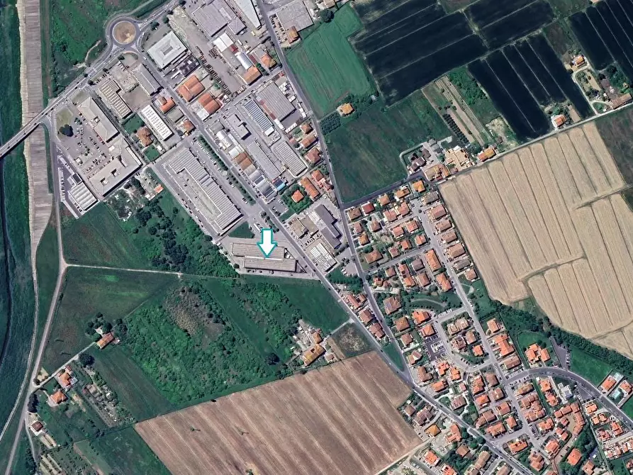 Immagine 4 di Laboratorio in vendita  a Pontedera