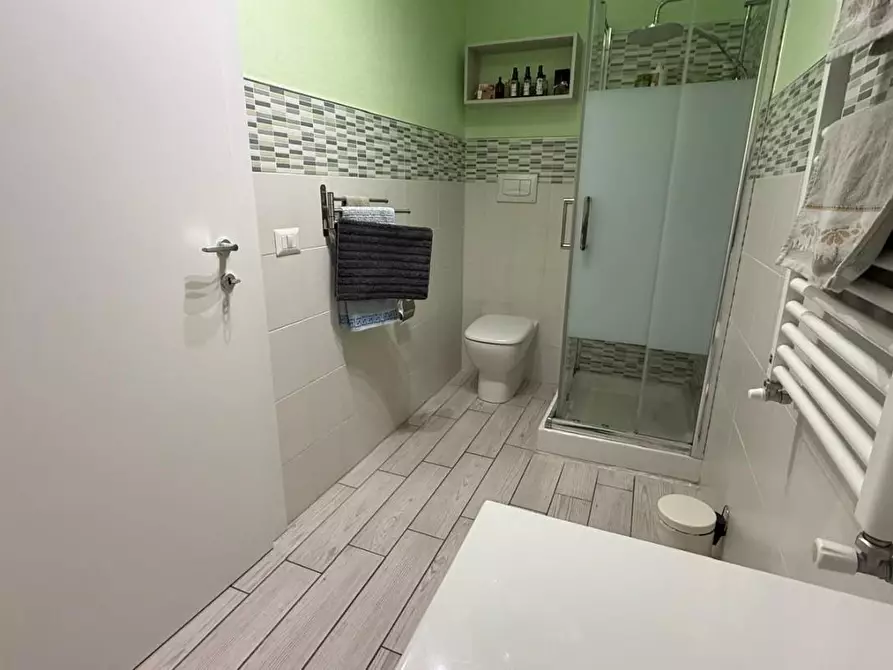 Immagine 25 di Appartamento in vendita  a Viareggio