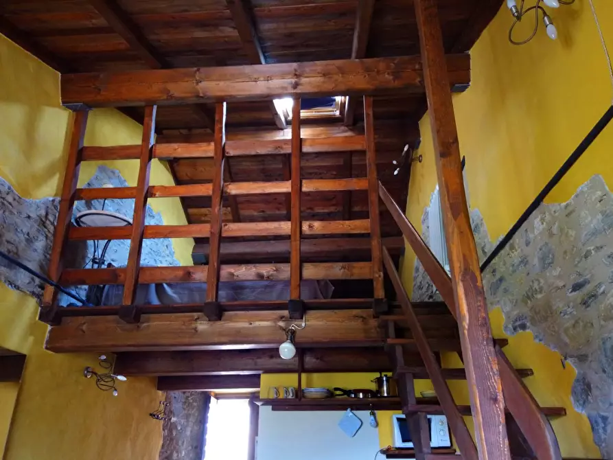 Immagine 33 di Casa colonica in vendita  a Fivizzano