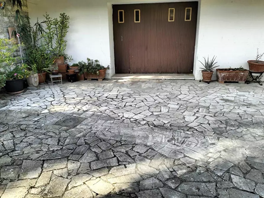 Immagine 22 di Villa in vendita  a Livorno