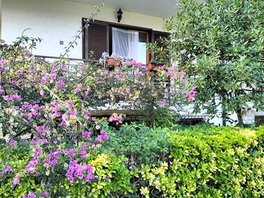 Immagine 14 di Villa in vendita  a Livorno