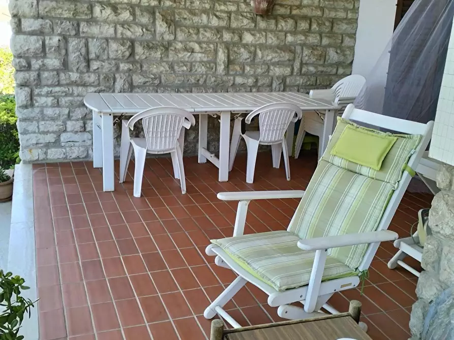 Immagine 4 di Villa in vendita  a Livorno