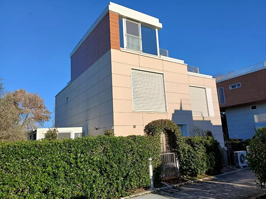 Immagine 44 di Appartamento in vendita  a Pisa