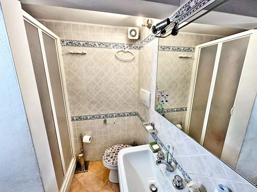 Immagine 34 di Terratetto in vendita  a Campi Bisenzio