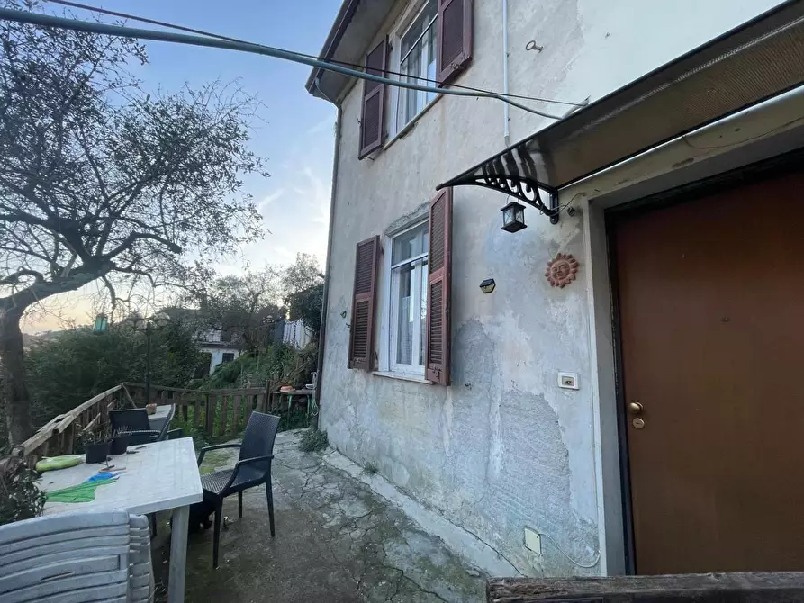 Immagine 8 di Casa bifamiliare in vendita  a Ortonovo
