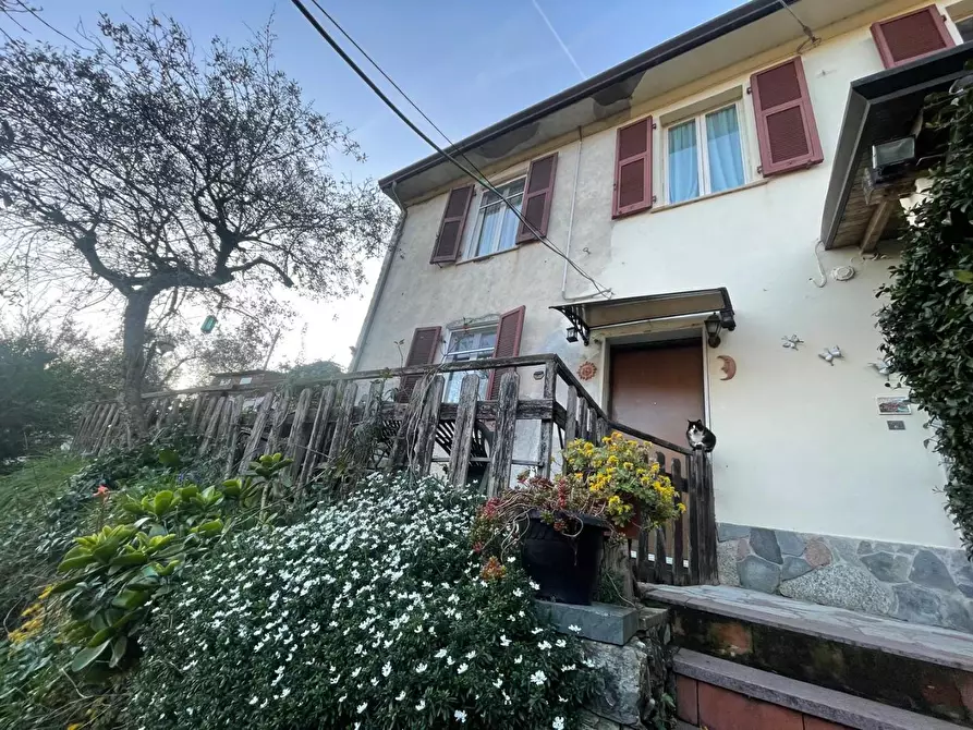 Immagine 14 di Casa bifamiliare in vendita  a Ortonovo