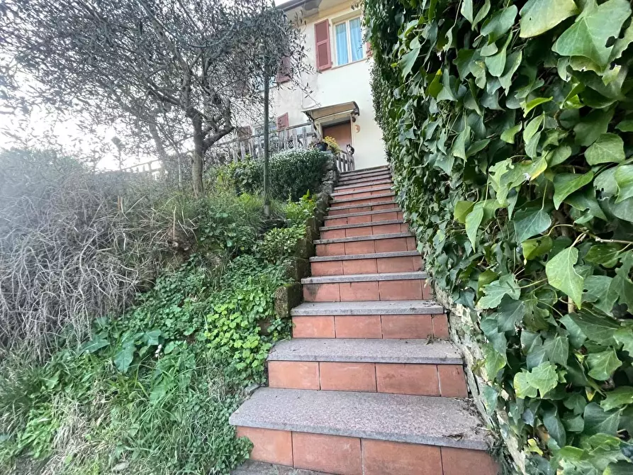 Immagine 3 di Casa bifamiliare in vendita  a Ortonovo