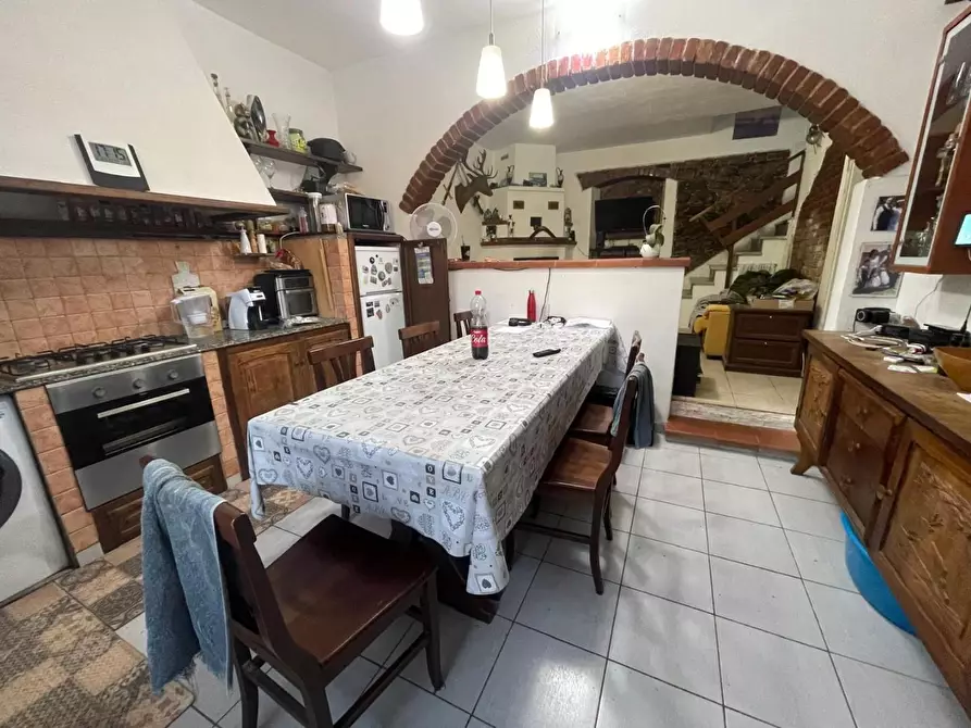 Immagine 1 di Casa bifamiliare in vendita  a Ortonovo