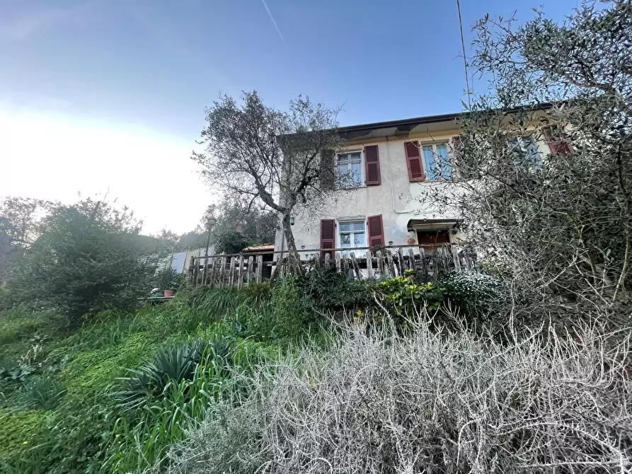 Immagine 9 di Casa bifamiliare in vendita  a Ortonovo