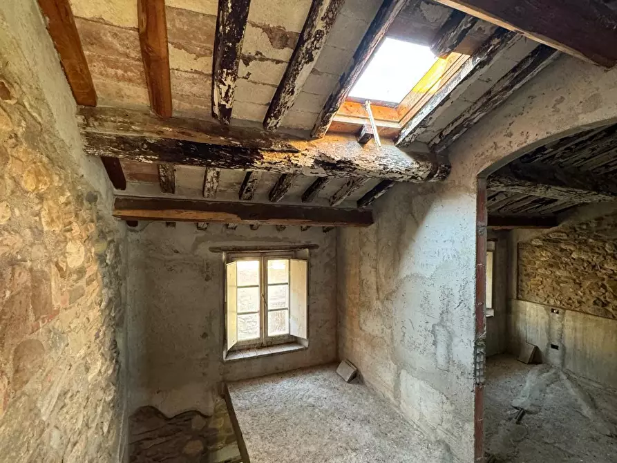 Immagine 18 di Porzione di casa in vendita  a Capannori