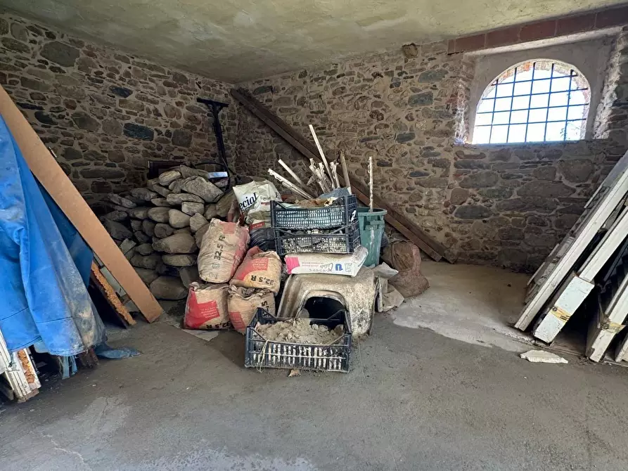 Immagine 32 di Porzione di casa in vendita  a Capannori