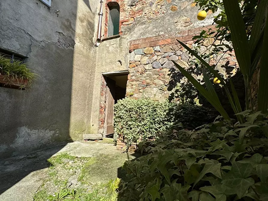 Immagine 20 di Porzione di casa in vendita  a Capannori