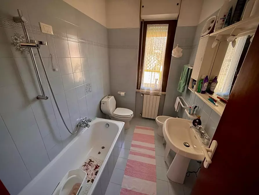 Immagine 14 di Appartamento in vendita  a Massa