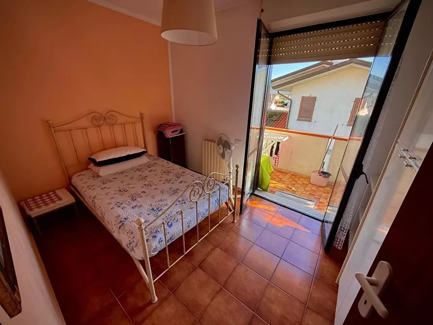 Immagine 10 di Appartamento in vendita  a Massa