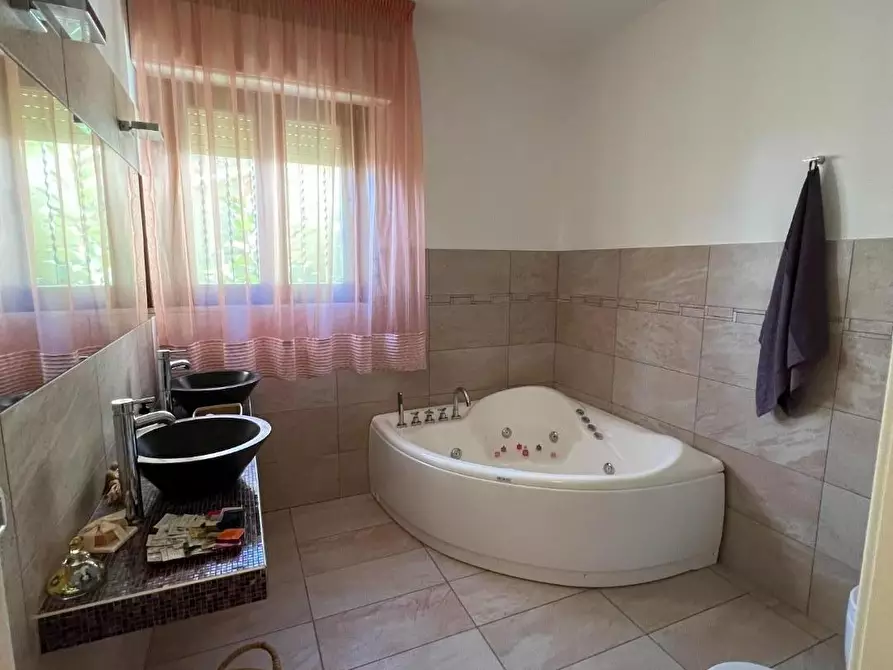 Immagine 15 di Casa bifamiliare in vendita  a Castagneto Carducci