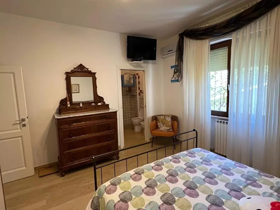 Immagine 12 di Casa bifamiliare in vendita  a Castagneto Carducci