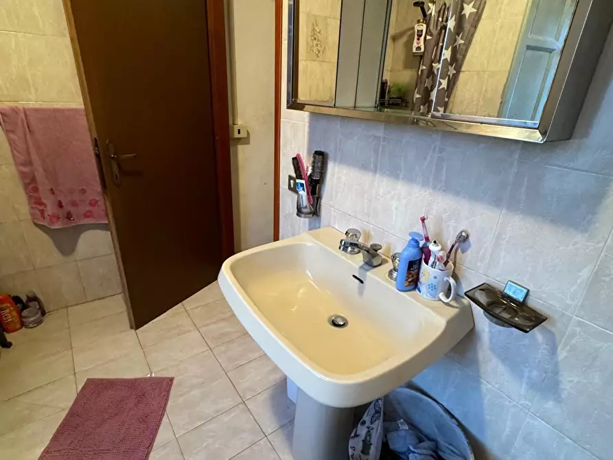 Immagine 34 di Casa semindipendente in vendita  a Capannori