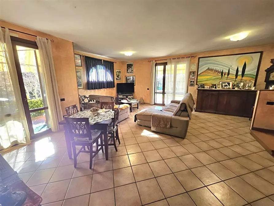 Immagine 5 di Casa quadrifamiliare in vendita  a Massa
