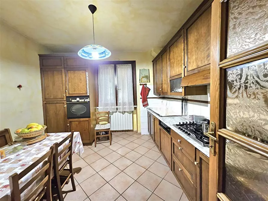 Immagine 8 di Casa quadrifamiliare in vendita  a Massa