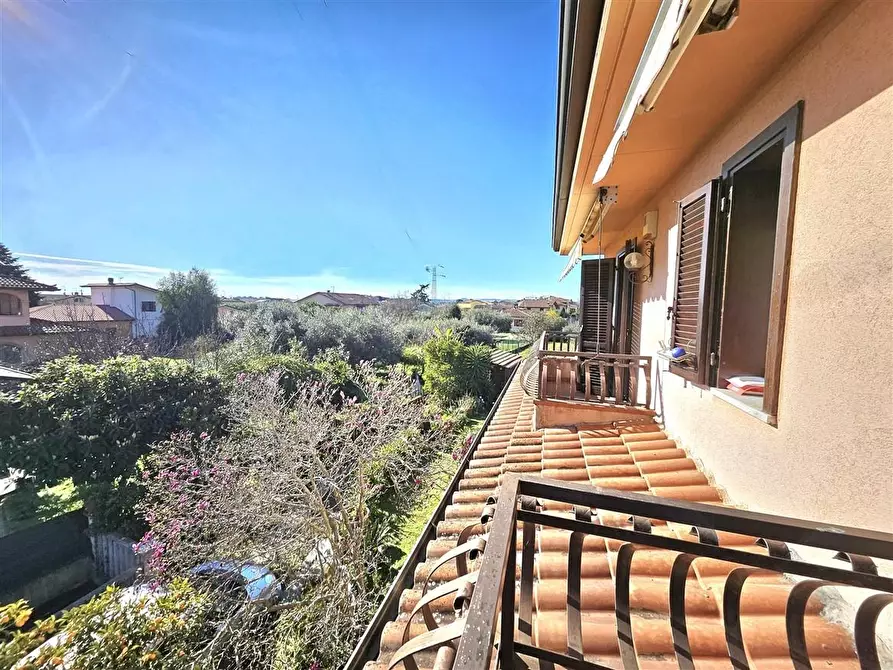 Immagine 14 di Casa quadrifamiliare in vendita  a Massa