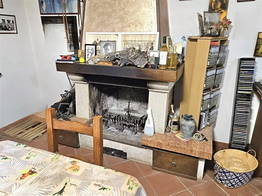 Immagine 23 di Casa quadrifamiliare in vendita  a Massa