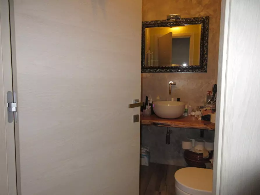 Immagine 10 di Appartamento in vendita  a Empoli