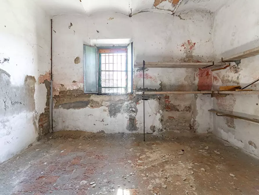 Immagine 8 di Garage in vendita  a Empoli