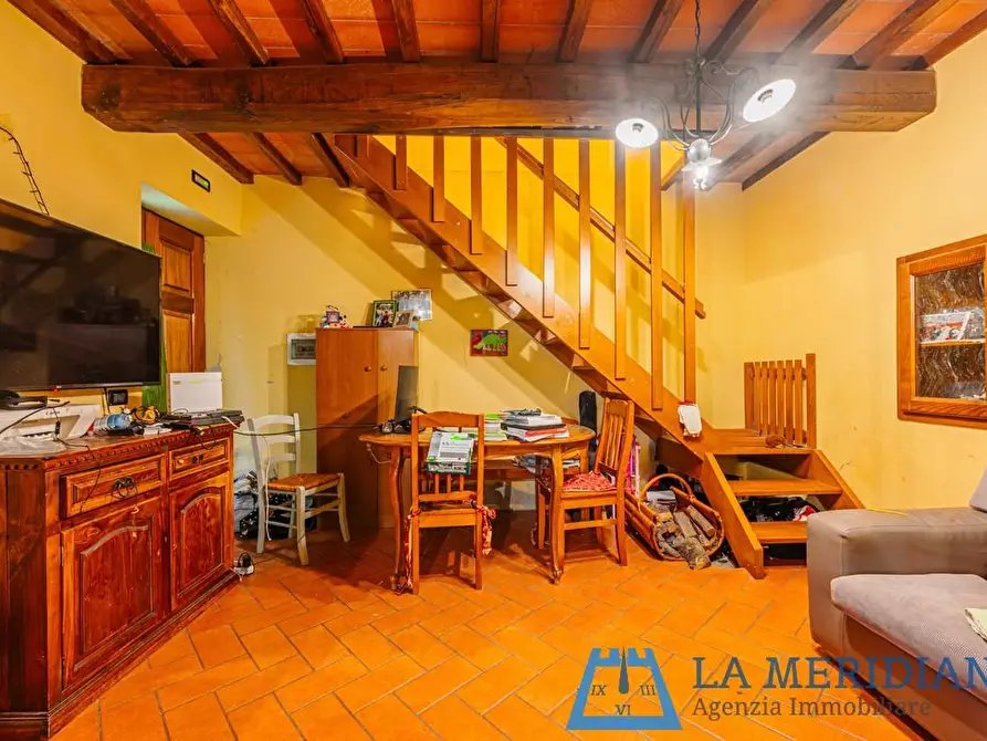 Immagine 2 di Casa indipendente in vendita  a Lamporecchio