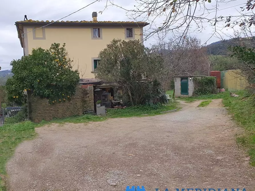 Immagine 1 di Casa indipendente in vendita  a Lamporecchio