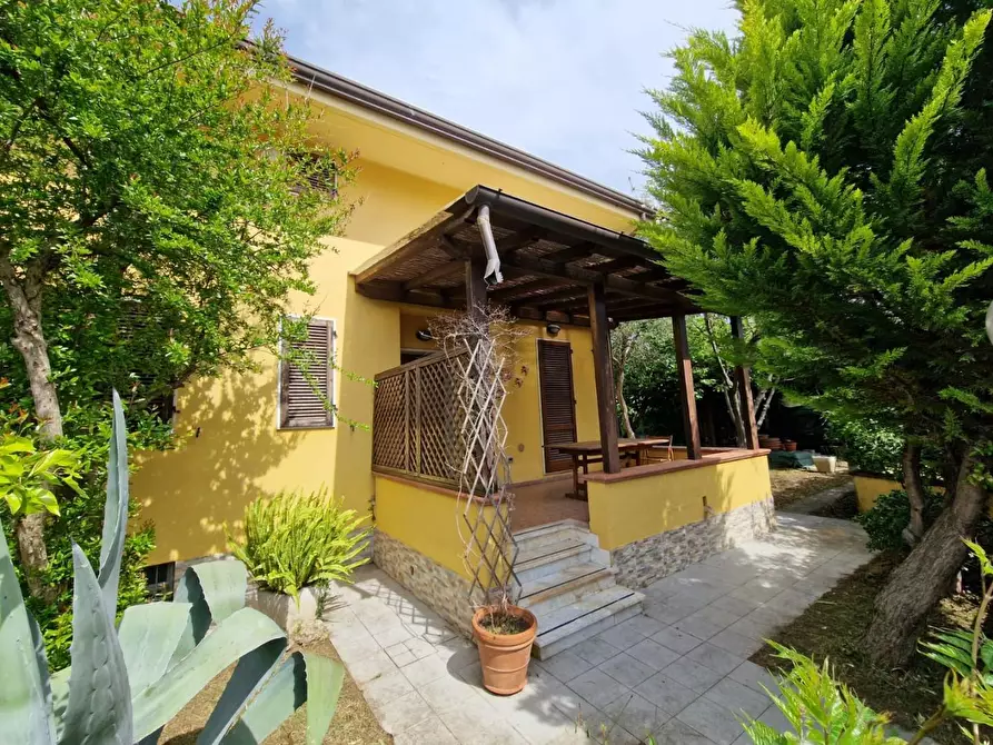 Immagine 3 di Villetta a schiera in vendita  a Carrara