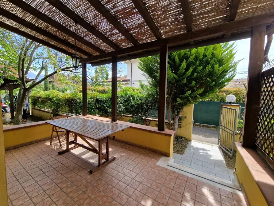 Immagine 4 di Villetta a schiera in vendita  a Carrara