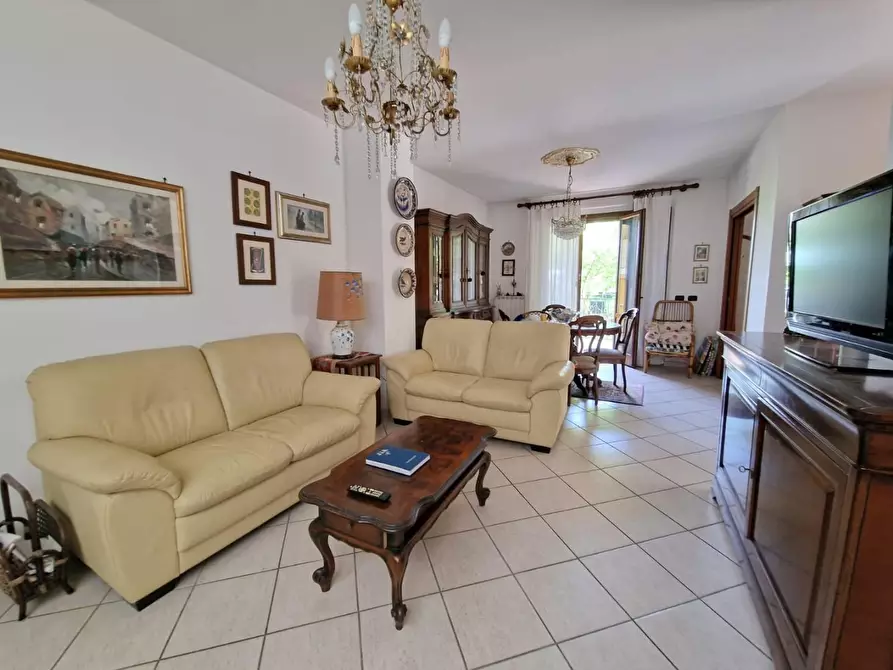 Immagine 5 di Villetta a schiera in vendita  a Carrara