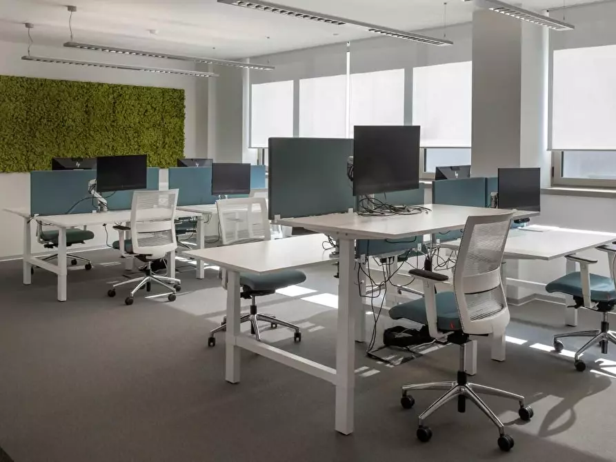 Immagine 6 di Ufficio in affitto  a Pontedera