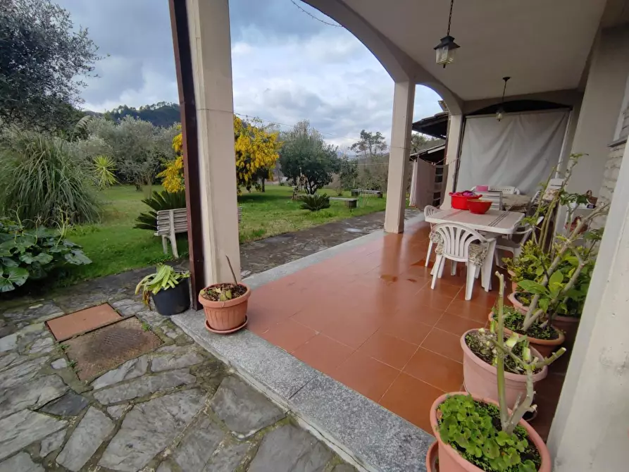 Immagine 3 di Villa in vendita  a Calice Al Cornoviglio