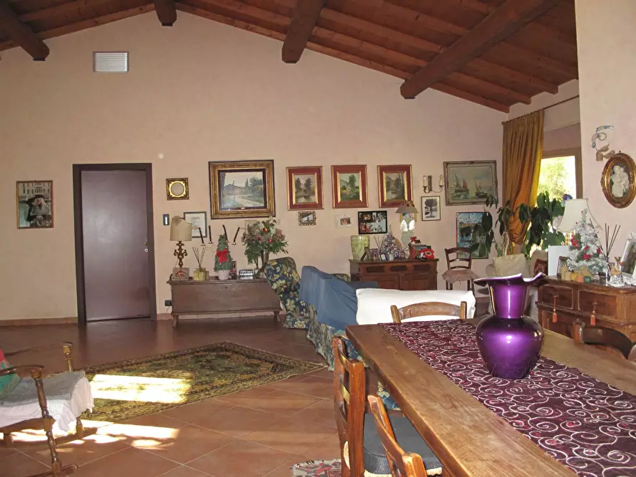 Immagine 9 di Villa in vendita  a Londa