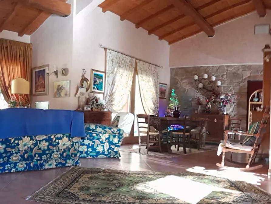 Immagine 11 di Villa in vendita  a Londa