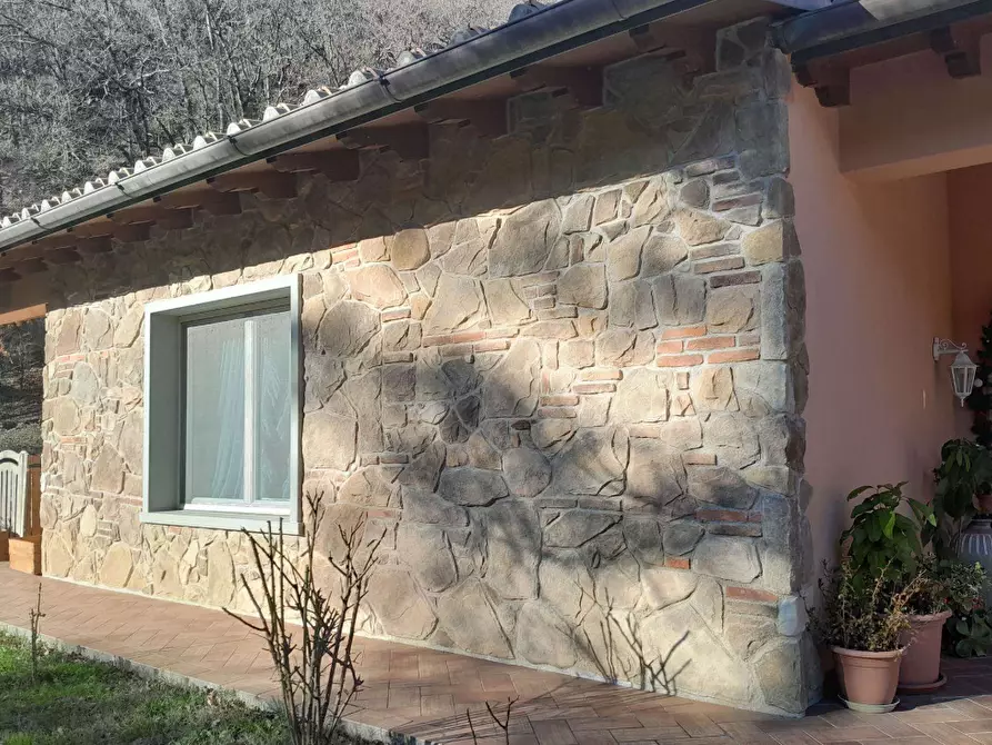 Immagine 2 di Villa in vendita  a Londa