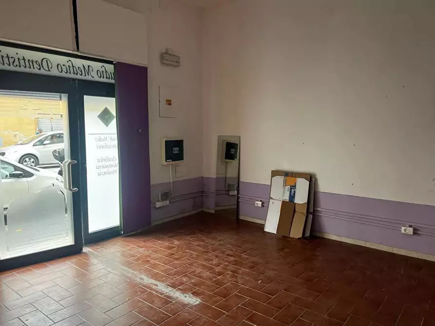 Immagine 2 di Locale commerciale in affitto  a Livorno