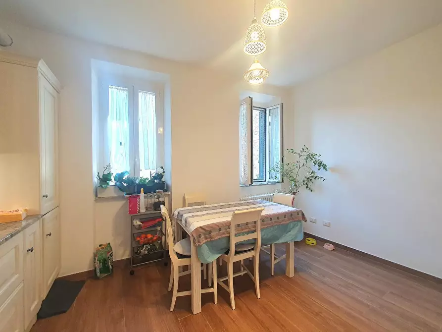 Immagine 17 di Appartamento in vendita  a Lucca