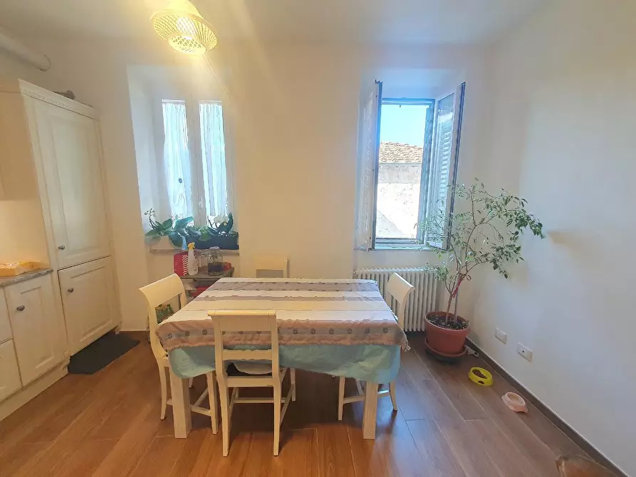 Immagine 18 di Appartamento in vendita  a Lucca