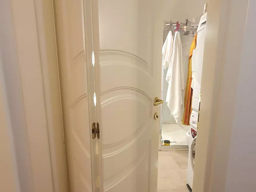 Immagine 26 di Appartamento in vendita  a Lucca