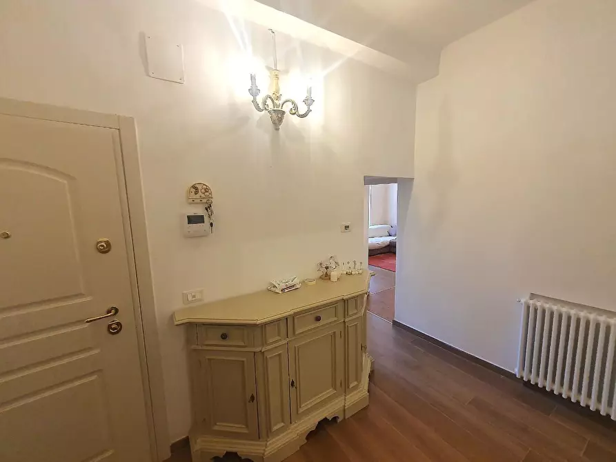 Immagine 45 di Appartamento in vendita  a Lucca