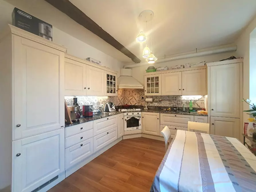 Immagine 14 di Appartamento in vendita  a Lucca