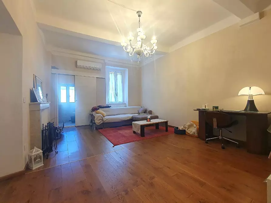 Immagine 5 di Appartamento in vendita  a Lucca