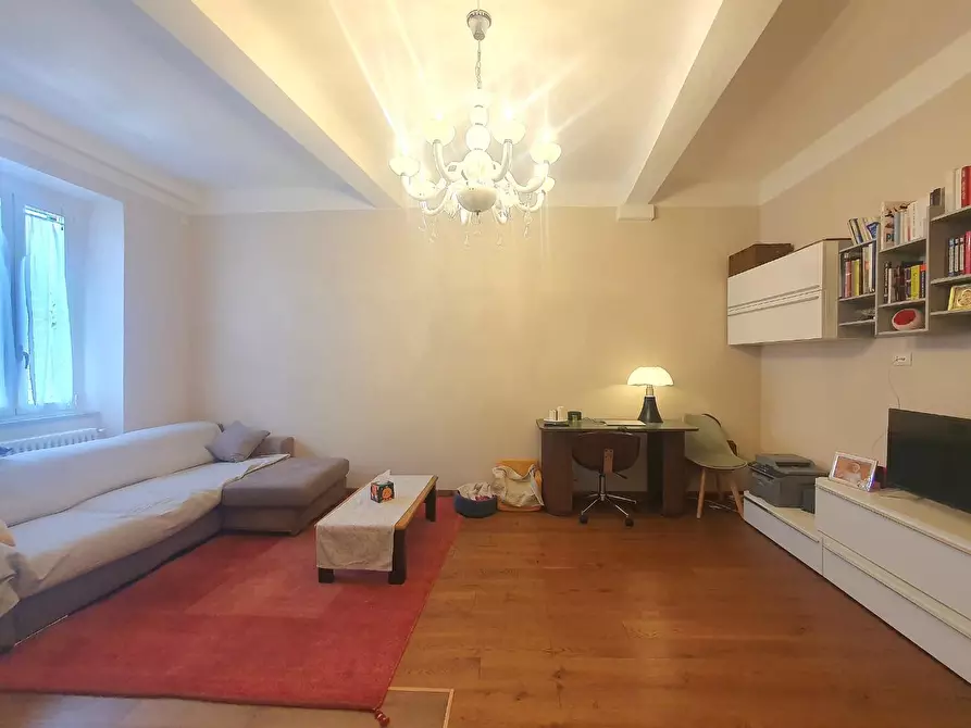 Immagine 8 di Appartamento in vendita  a Lucca